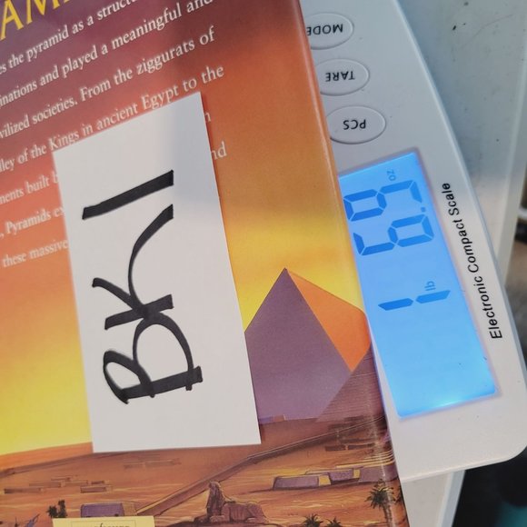 VINTAGE Kingfisher Book of PYRAMIDS - Picture 5 of 5